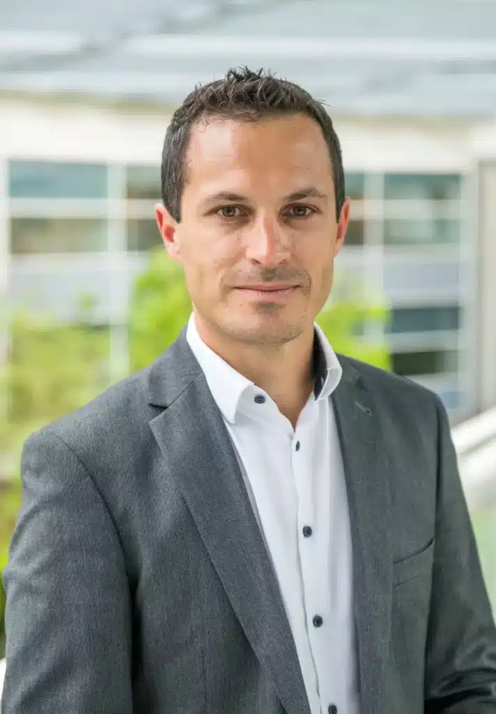 CP D Robert scaled 1